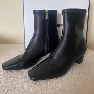 Steve Madden Leather Jeter Boots